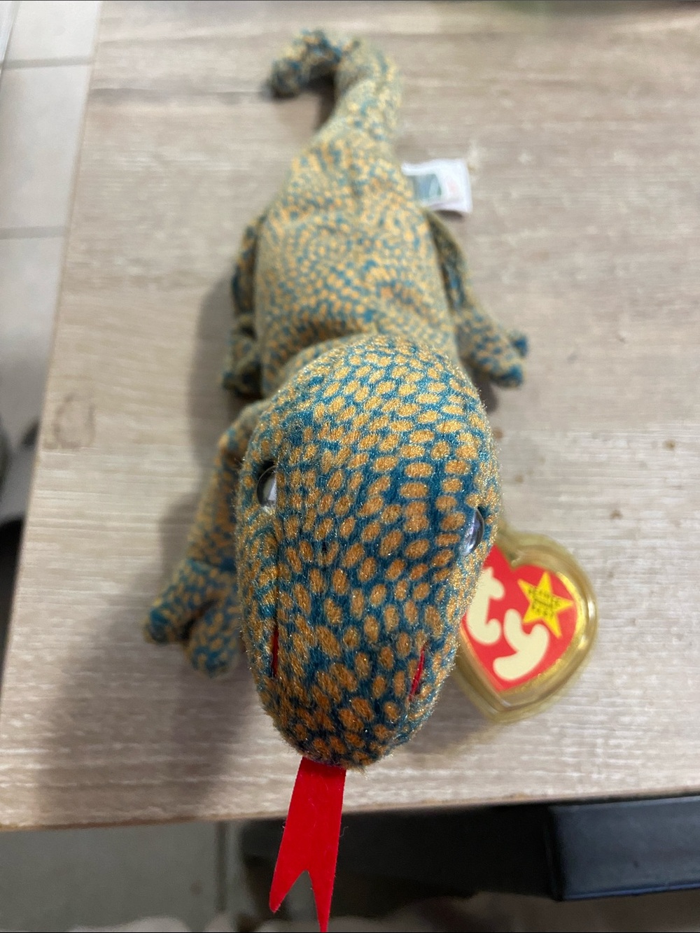 Retired 1999 Ty Beanie Babies Scaly The Lizard NWT PE Pellets